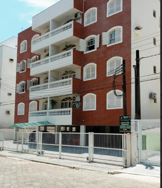 Apartamento Otima Localizacao Гуаружа Екстериор снимка